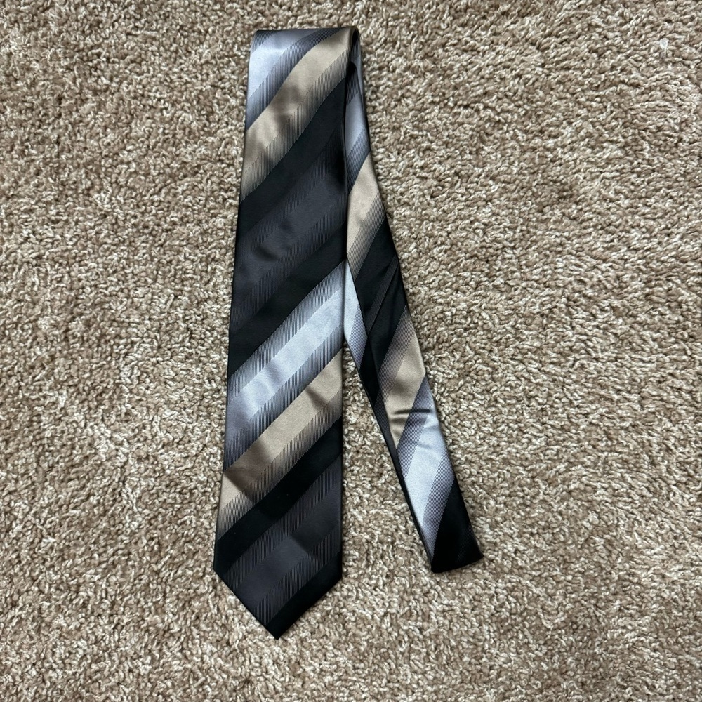 BCBG Attitude Men’s Silver Black & Gold Thick Striped 100%‎ Silk Tie